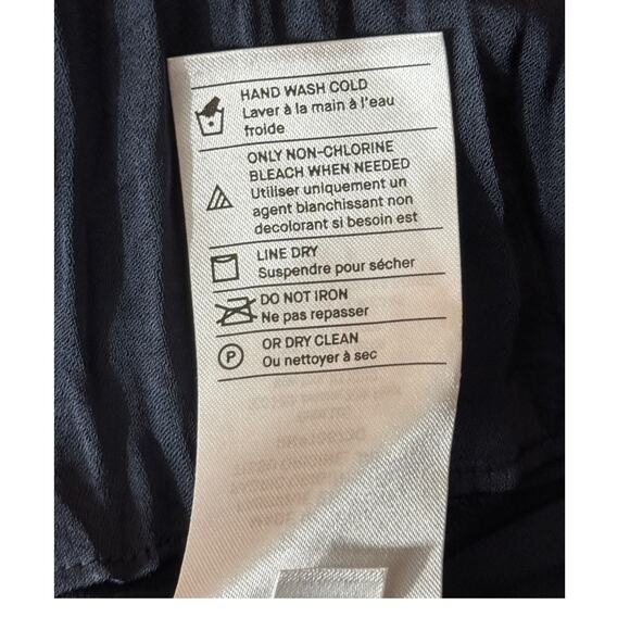 Vince top ruffled flutter sleeve crushed satin size Medium M - Picture 7 of 7